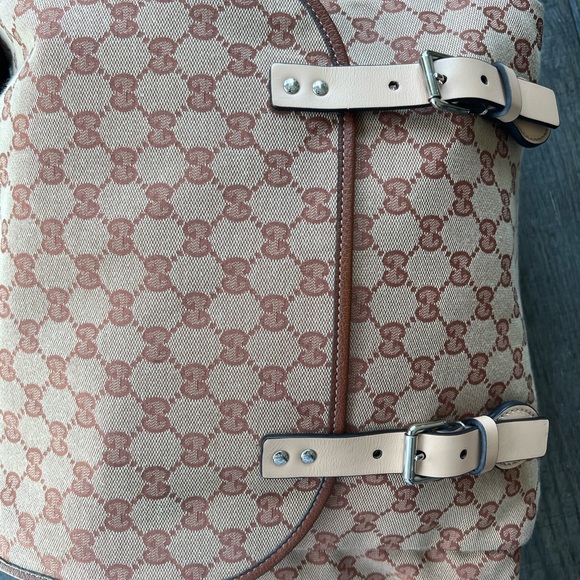 Authentic GUCCI
SUPREME CANVAS CHANGING BAG - Picture 7 of 16